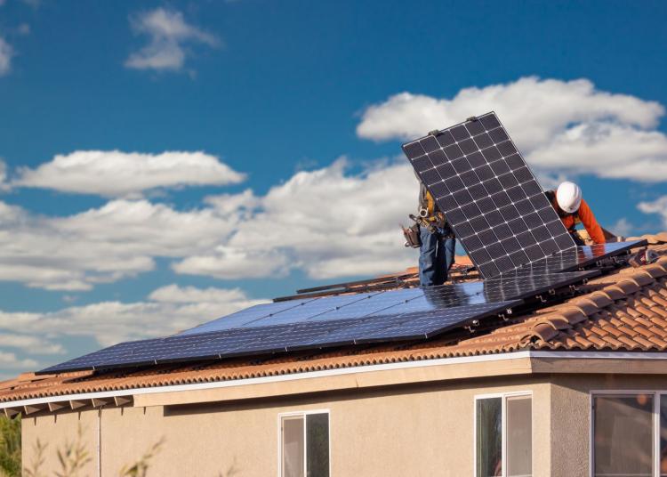 Solaranlage mit Aufbau